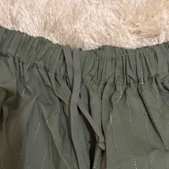 Green Wide-Leg Pants - Picture 2 of 6